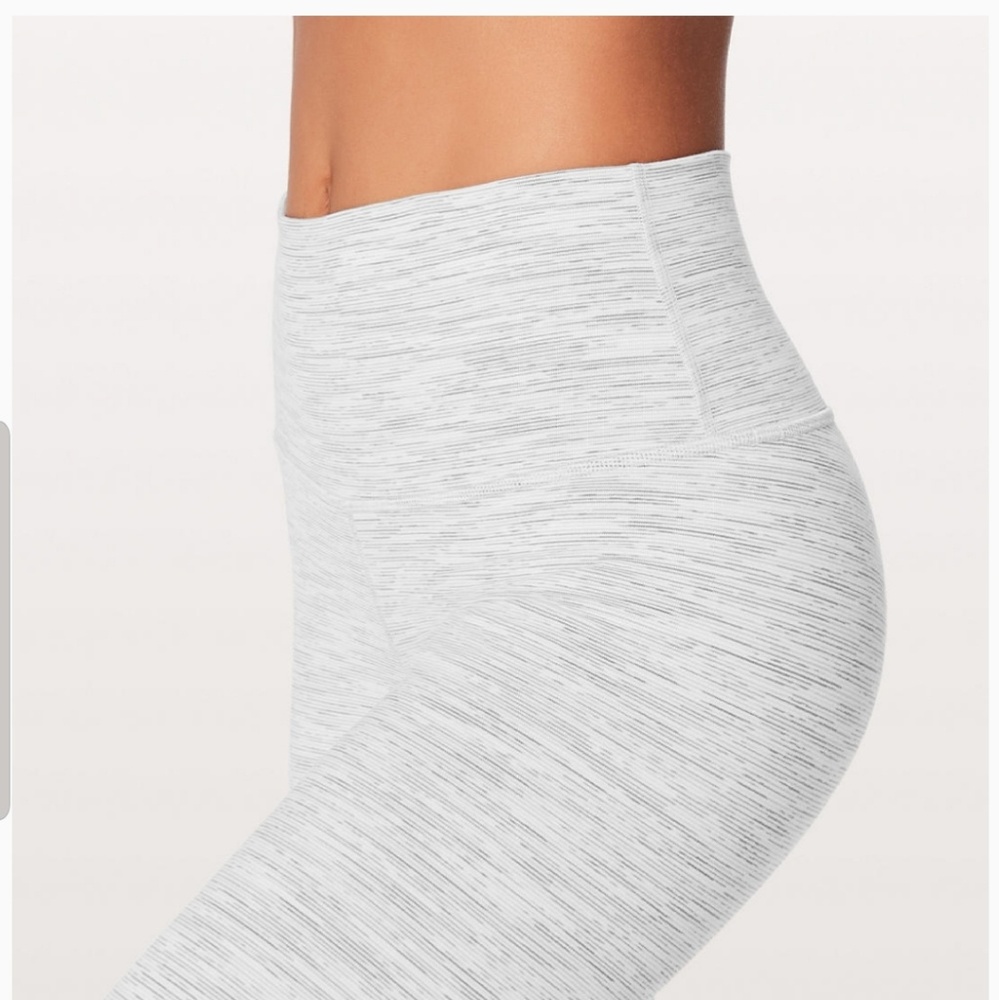 Lululemon wounder under high rise